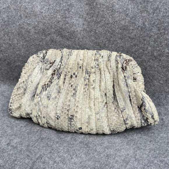 Rodo Roccia Clutch w/Chain in Grey Embossed Leather - Picture 6 of 8